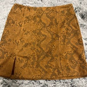 SHEIN Suede Snakeskin Print Slit Skirt